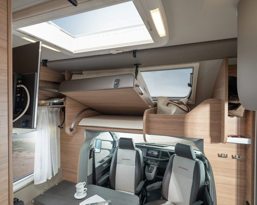 WEINSBERG X-CURSION VAN