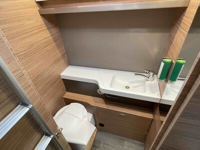 Weinsberg CaraSuite Ford 700 MEG - VELETRŽNÍ CENOVÁ NABÍDKA 