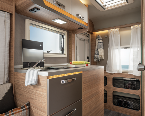 WEINSBERG X-CURSION VAN