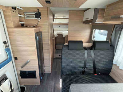 Weinsberg CaraSuite Ford 700 MEG - VELETRŽNÍ CENOVÁ NABÍDKA 