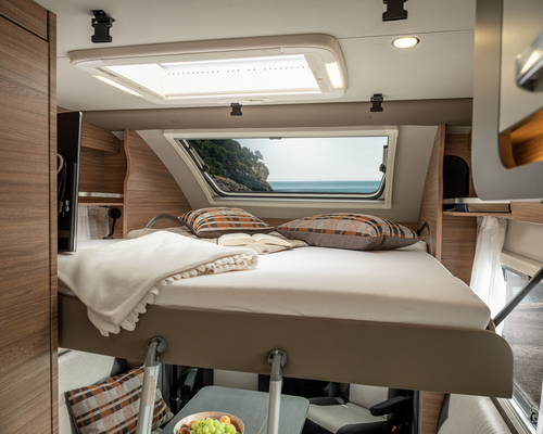 WEINSBERG X-CURSION VAN