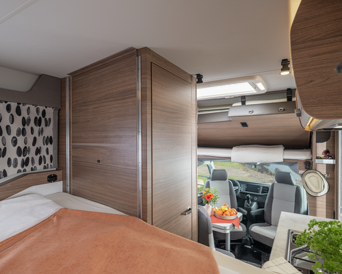 KNAUS TOURER VAN