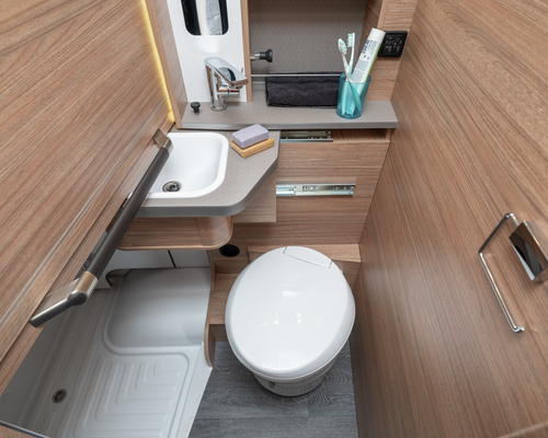 WEINSBERG X-CURSION VAN