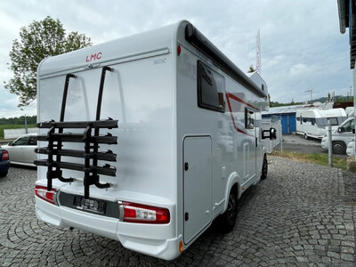 LMC Tourer A690
